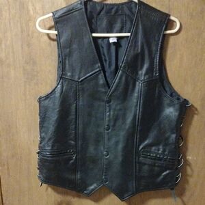 Men's Sleek Black Leather Vest